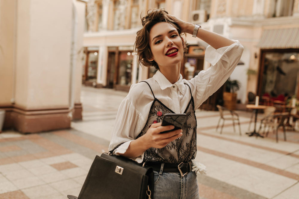 Ce geantă din piele aleg influencerii în 2026